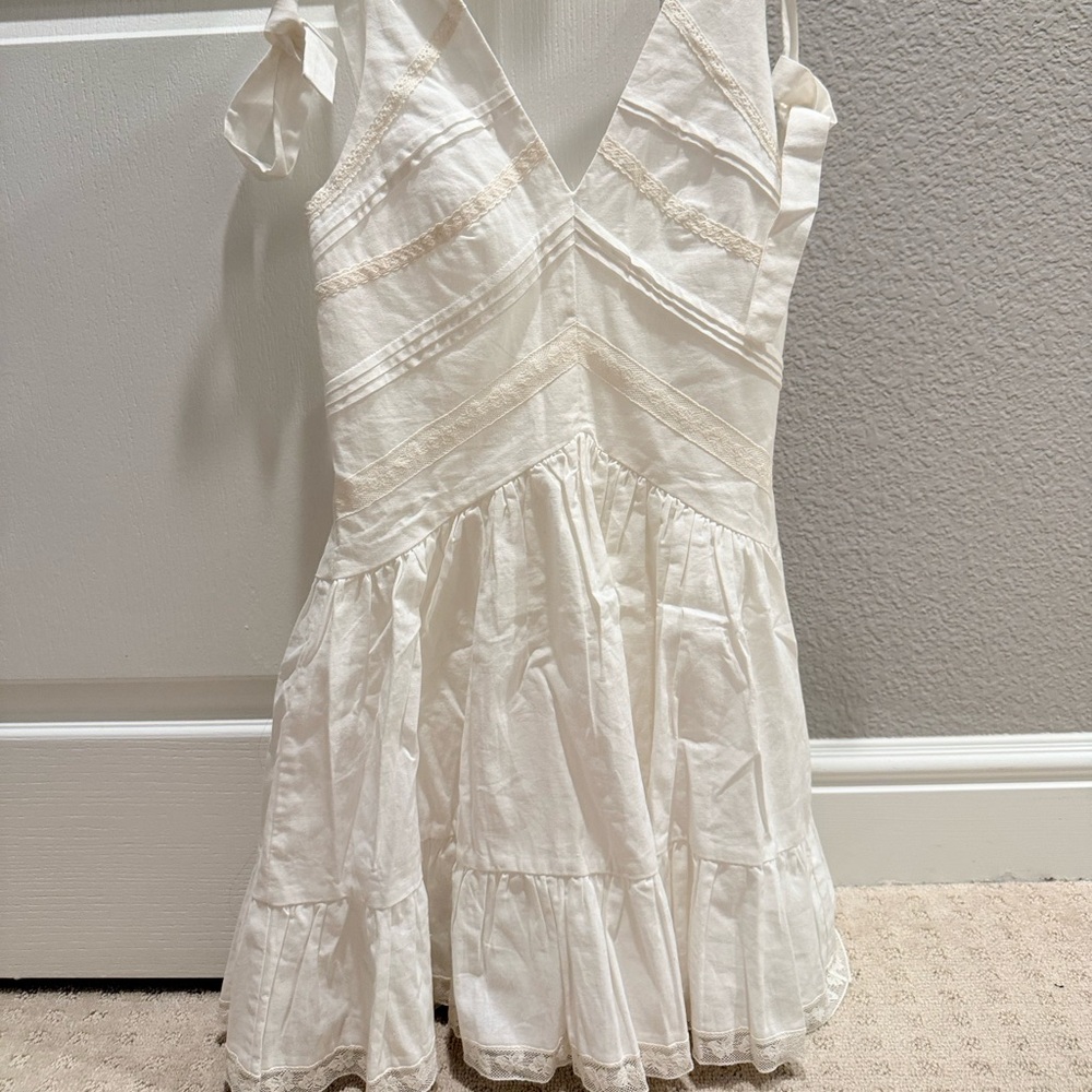 White Sleeveless Dress
